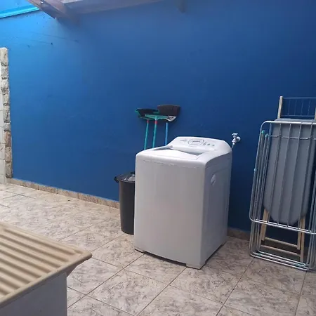 Linda Casa com Jardim, muito próxima da Praia!!!-3
